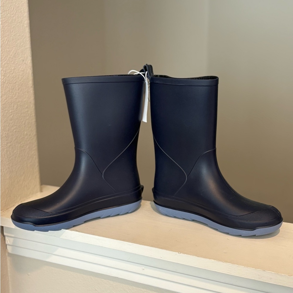 NEW w/tag Cat & Jack Andy Slip On Rain Boots Navy Youth Size 3 - Picture 2 of 4